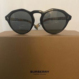 Burberry Unisex 4280 Sunglasses-Black/Check